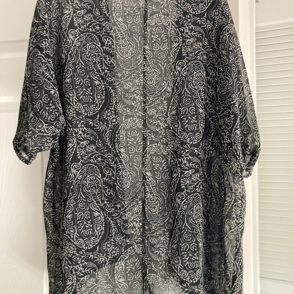 Beautiful one size wrap - Picture 3 of 3